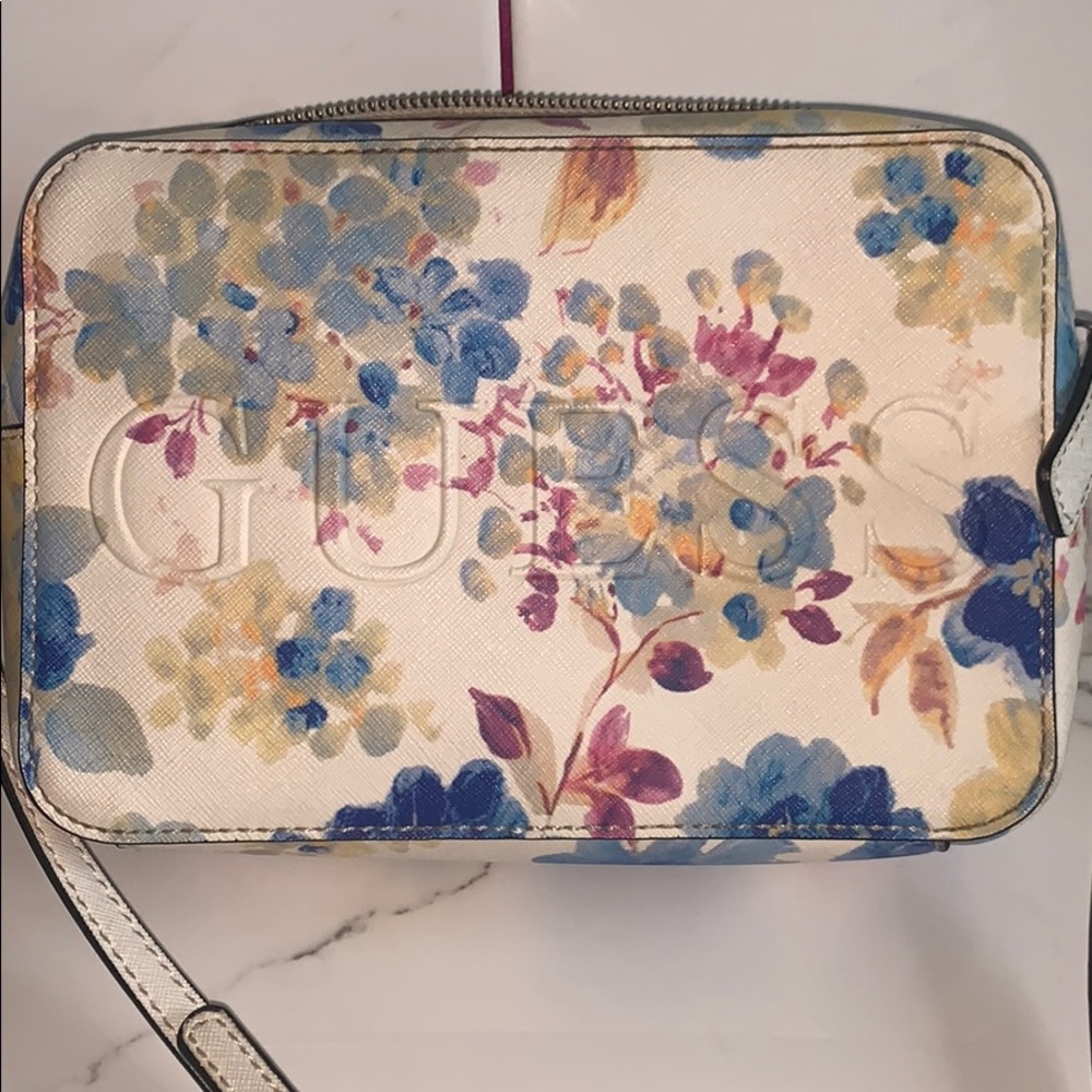 Guess floral crossbody bag